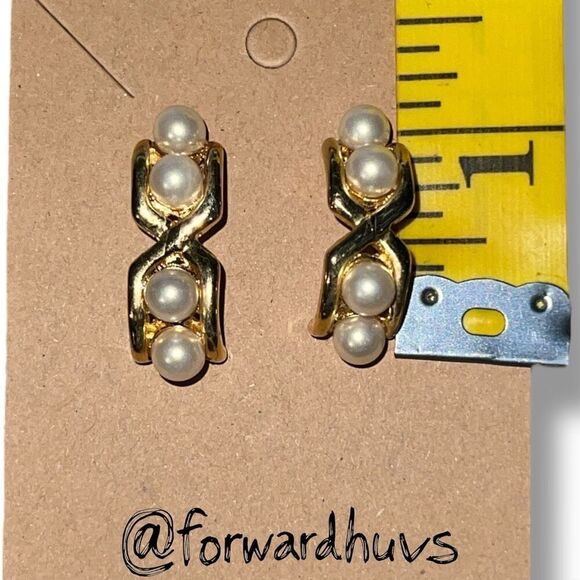 Bundle Sale 3 for $15 | Faux Pearl Design – 1” Length - Picture 5 of 9